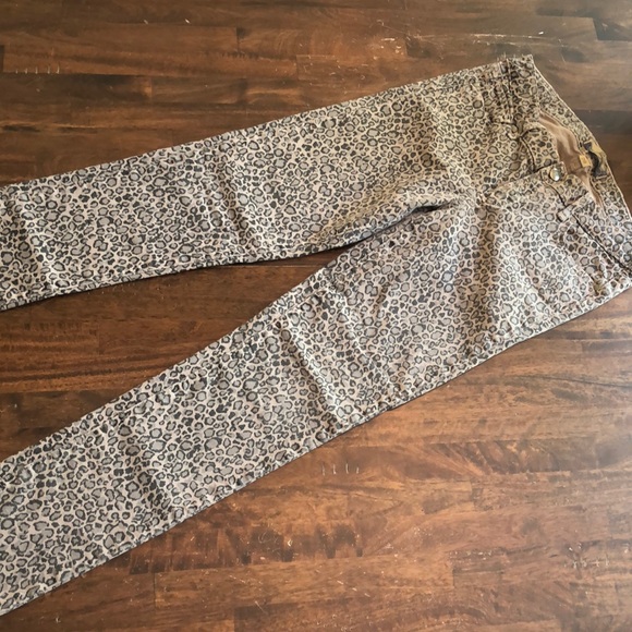 🎉Host Pick!🎉Paige "Peg"Skinny Leopard Jeans - Picture 9 of 10